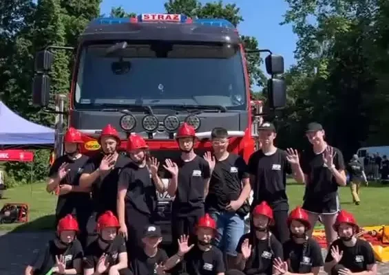 Piknik Strażacki w Dobrzycy – bezpieczeństwo i dobra zabawa w parku muzeum