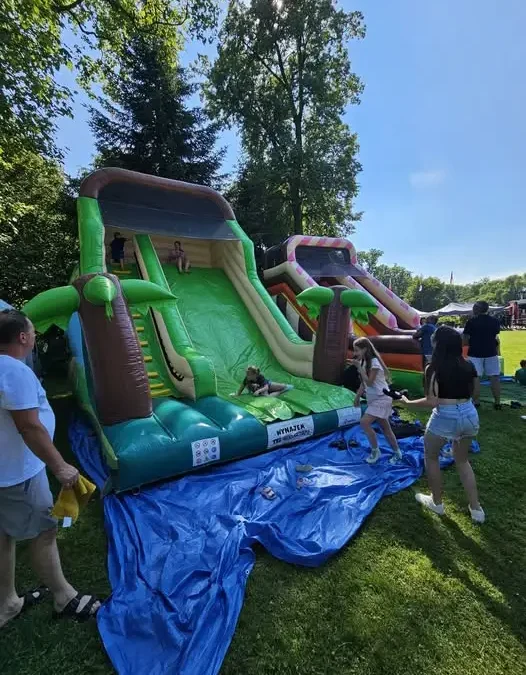 Piknik Strażacki w Dobrzycy – trwa dobra zabawa dla całych rodzin