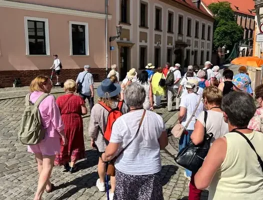 Seniorzy z Gołuchowa odkrywali Wrocław w przeddzień przesilenia letniego