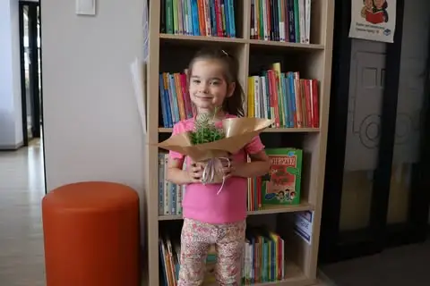 Biblioteka w Pleszewie podsumowuje akcję „Wypożycz książki – odbierz sadzonkę lawendy”