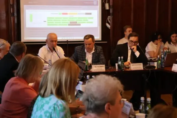 Pleszew wspiera powiat: 2 mln zł na drogi i chodniki