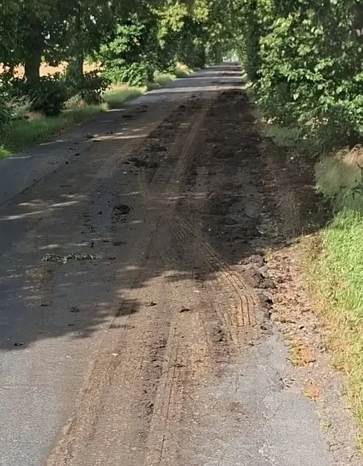 Dwie interwencje OSP Dobrzyca: zanieczyszczenie drogi i pomoc przy NZK
