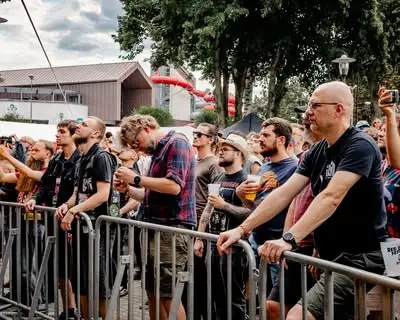 Red Smoke Festival w Pleszewie: pierwszy dzień za nami, amfiteatr w dymie i świetna atmosfera