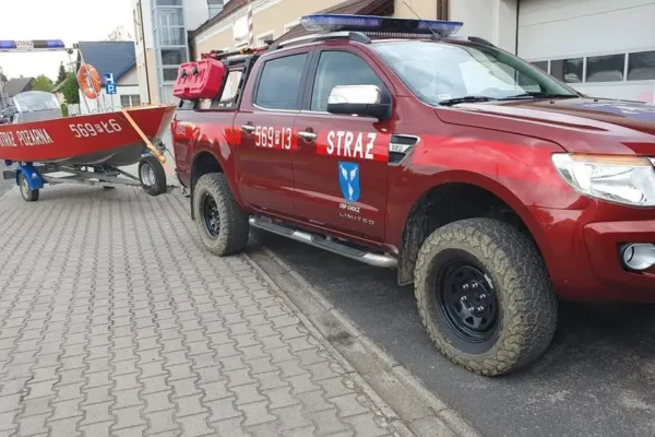 Ćwiczenia ratownictwa wodnego na zbiorniku w Gołuchowie