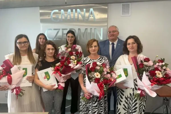 Sześciu nauczycieli z Gminy Czermin otrzymało akty mianowania