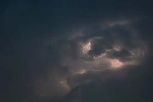 Ostrzeżenie meteorologiczne: burze z gradem i silnym wiatrem w gminie Gizałki