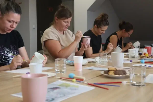 Mama ma tu czas – kreatywne warsztaty ceramiczne w Pleszewie
