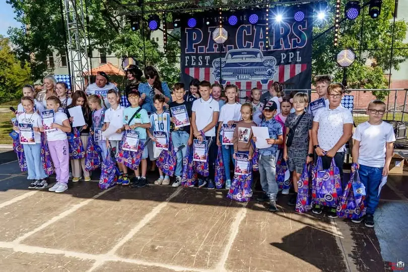 Młodzi artyści nagrodzeni w konkursie „Psie auta marzeń – amerykańska edycja”