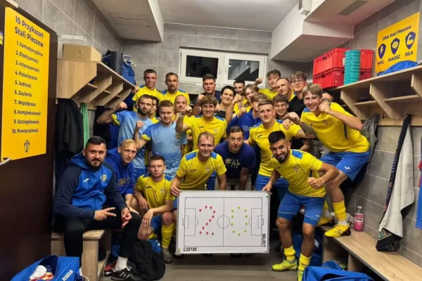 Stal Pleszew wygrywa z KS Rogaszyce 2:0 w meczu ligowym