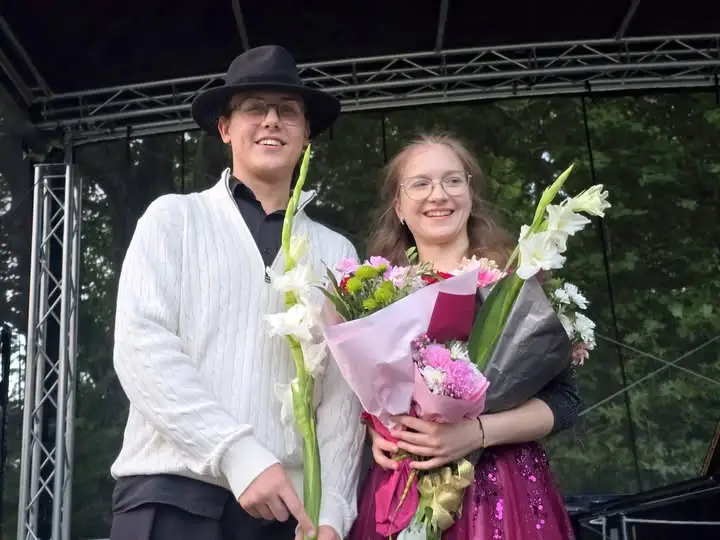 Chopin w dobrzyckim parku: magiczny koncert plenerowy przed Pałacem