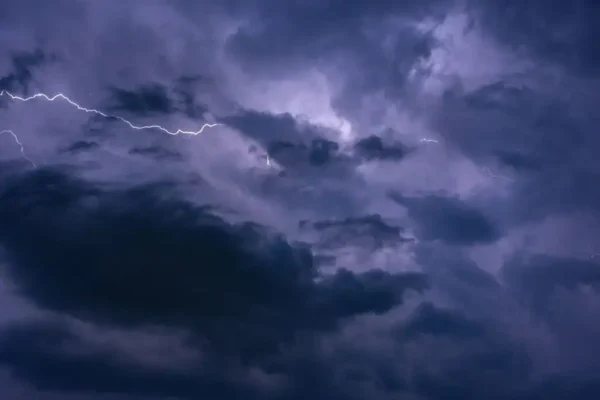 Ostrzeżenie meteorologiczne: Burze z gradem i silnym wiatrem – alert dla gminy Gizałki