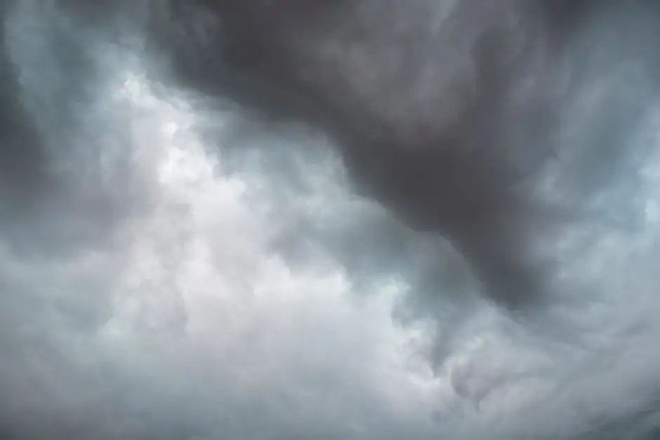 Ostrzeżenie meteorologiczne dla gminy Gołuchów: burze, deszcz i silny wiatr