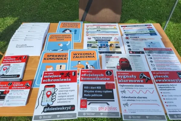 Akademia Ochrony Ludności i Obrony Cywilnej podczas pikniku w Otałęży