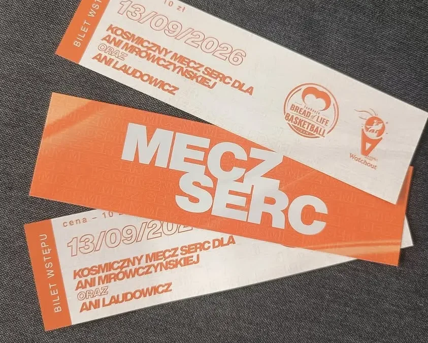 Kosmiczny Mecz Serc w Pleszewie – wsparcie dla absolwentki i występ uczennic