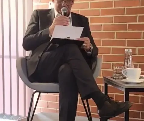 Narodowe Czytanie w Pleszewie: Robert Gonera zachwycił „Wielką Improwizacją”