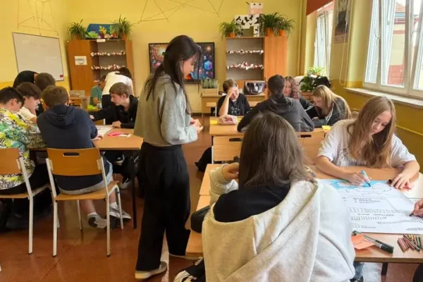 „Wytycz swoją drogę” – lekcja o marzeniach i pokonywaniu trudności w pleszewskiej Jedynce
