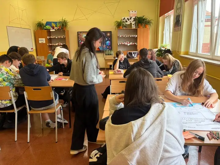 „Wytycz swoją drogę” – lekcja o marzeniach i pokonywaniu trudności w pleszewskiej Jedynce