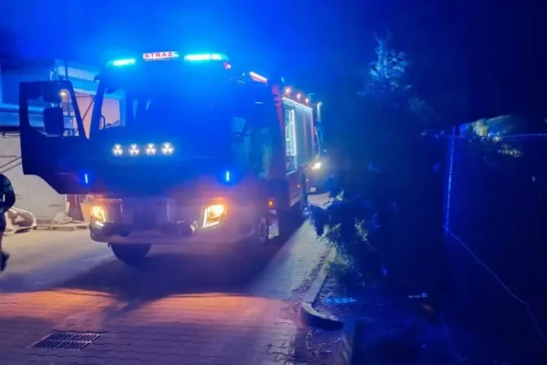 Wypadek przy pracy w Dobrzycy — ręka wkręcona w podajnik ślimakowy