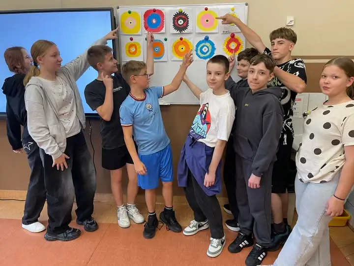 Dzień Kropki w pleszewskiej Jedynce – święto kreatywności i talentów
