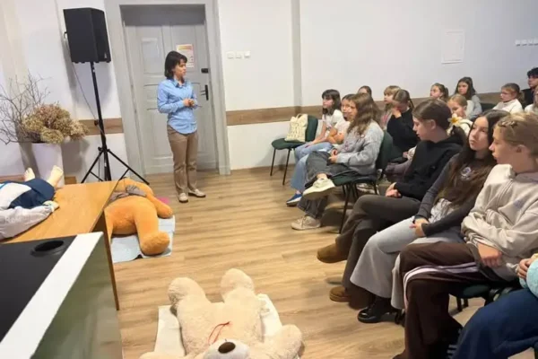Uczniowie z Pleszewa uczyli się ratować życie przed akcją „Razem dla życia”