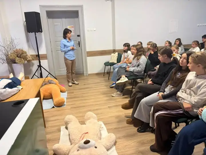 Uczniowie z Pleszewa uczyli się ratować życie przed akcją „Razem dla życia”