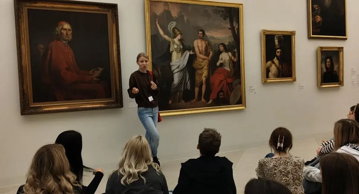 Uczniowie z Łopuszna odkrywali tajniki interpretacji sztuki w Muzeum Narodowym w Poznaniu