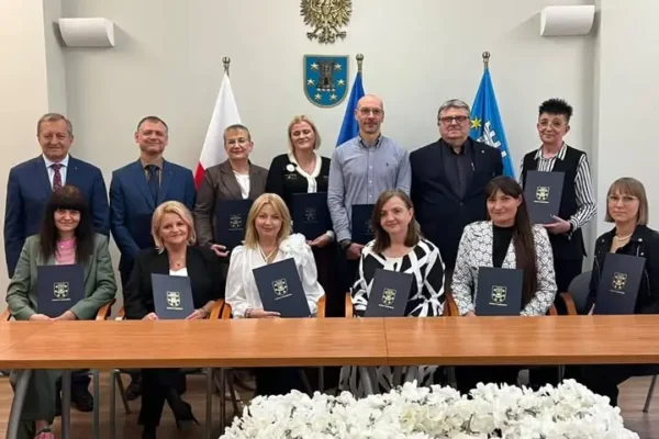 Starosta Pleszewski nagrodził 14 osób z okazji Dnia Edukacji Narodowej 2026