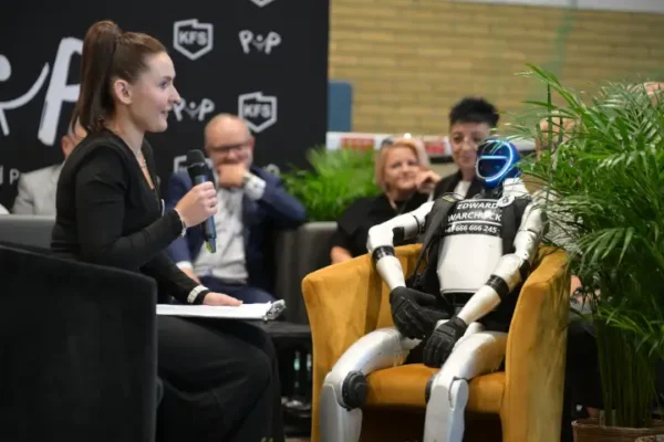 Robot Edward Warchocki gwiazdą III Targów Pracy i Kariery w Pleszewie